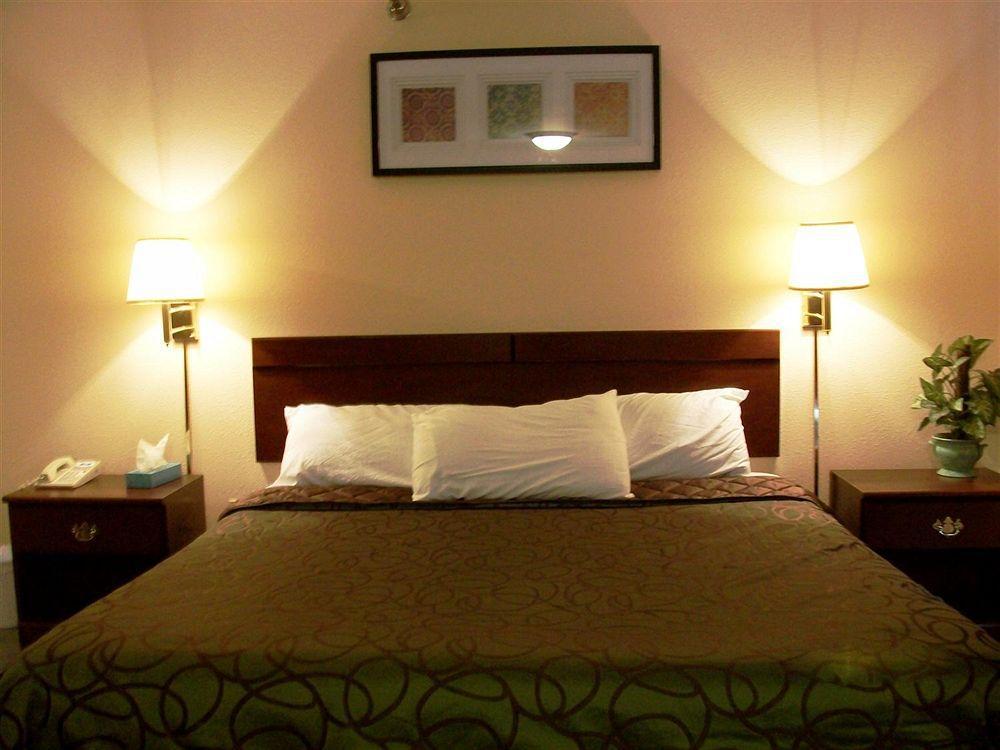 Quality Inn & Suites Brandenburg - Fort Knox Экстерьер фото