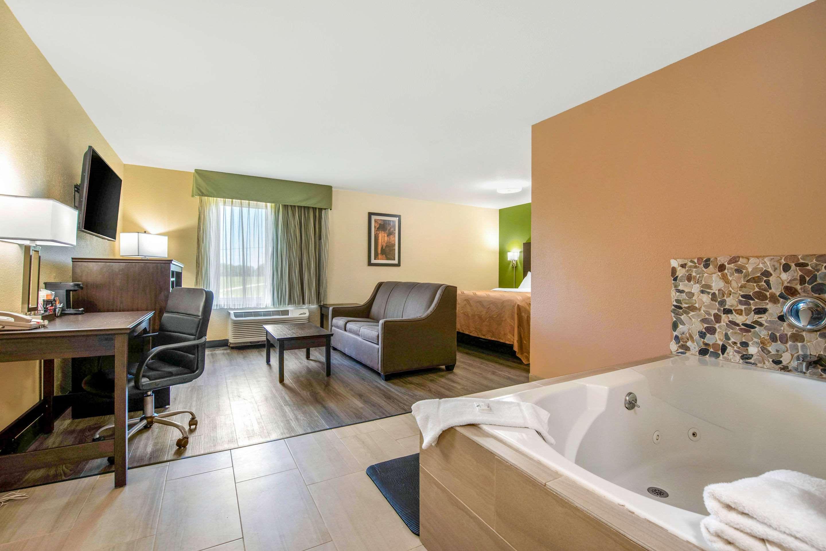 Quality Inn & Suites Brandenburg - Fort Knox Экстерьер фото