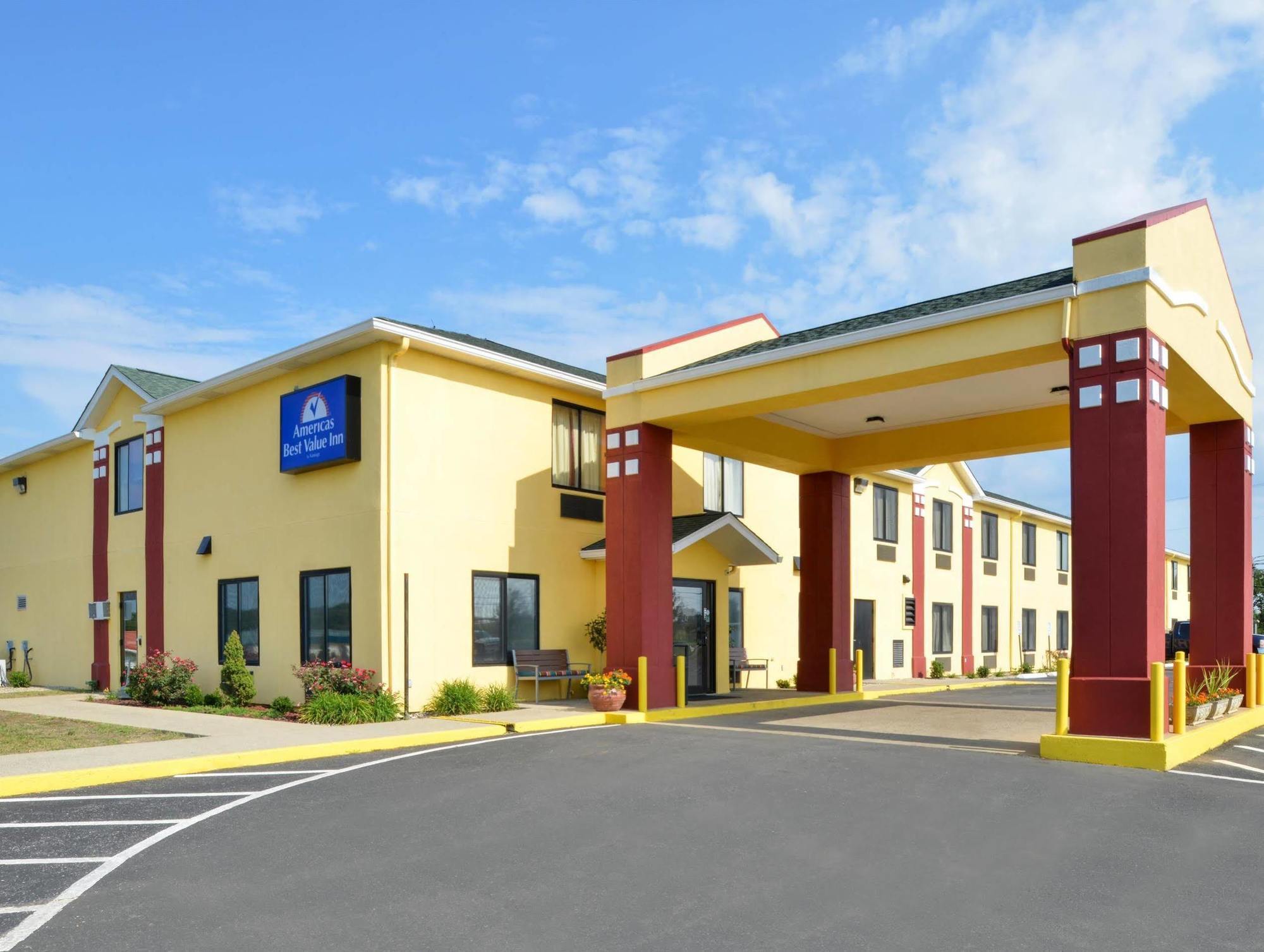 Quality Inn & Suites Brandenburg - Fort Knox Экстерьер фото