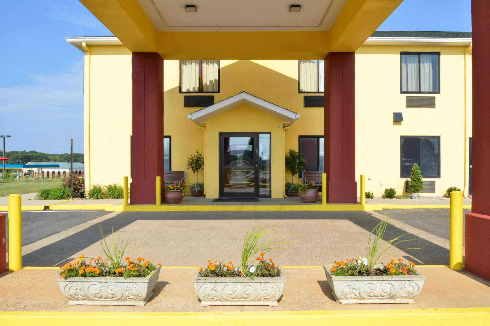 Quality Inn & Suites Brandenburg - Fort Knox Экстерьер фото
